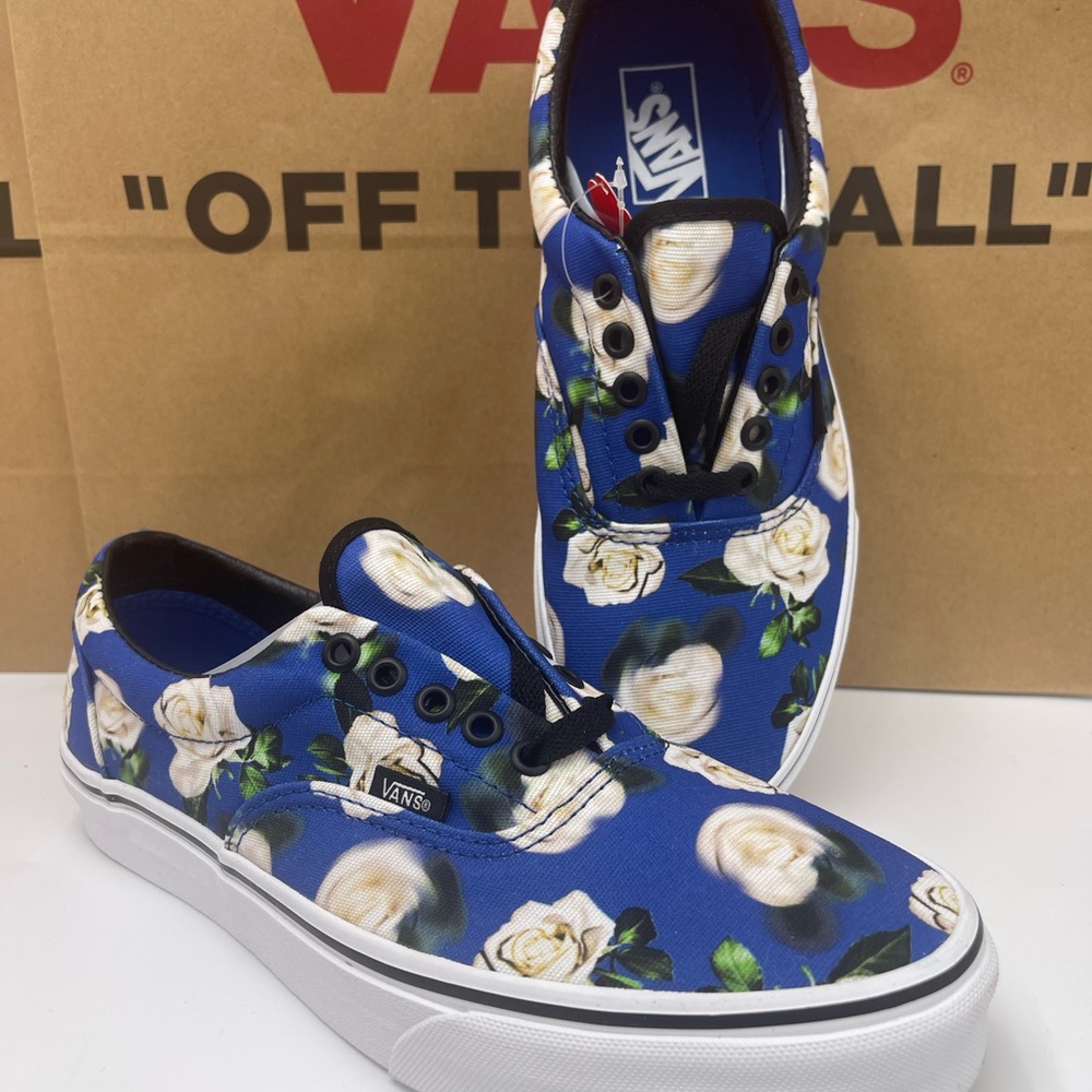 Vans WMNS Era
(Romantic Floral) Lapis Blue Sneakers 
VN0A38FRVP9 - Picture 15 of 16